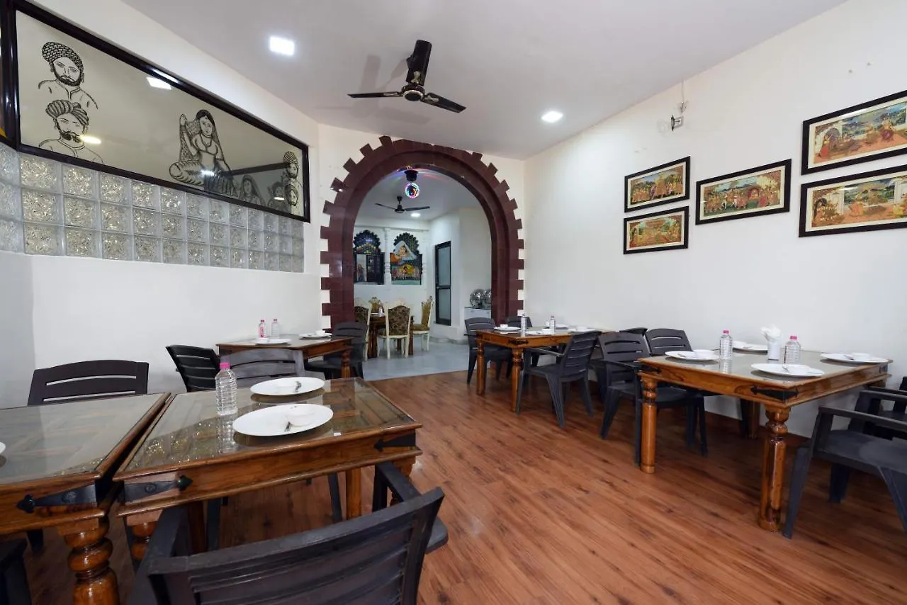 Empire Palace Hotel 3*, Udaipur