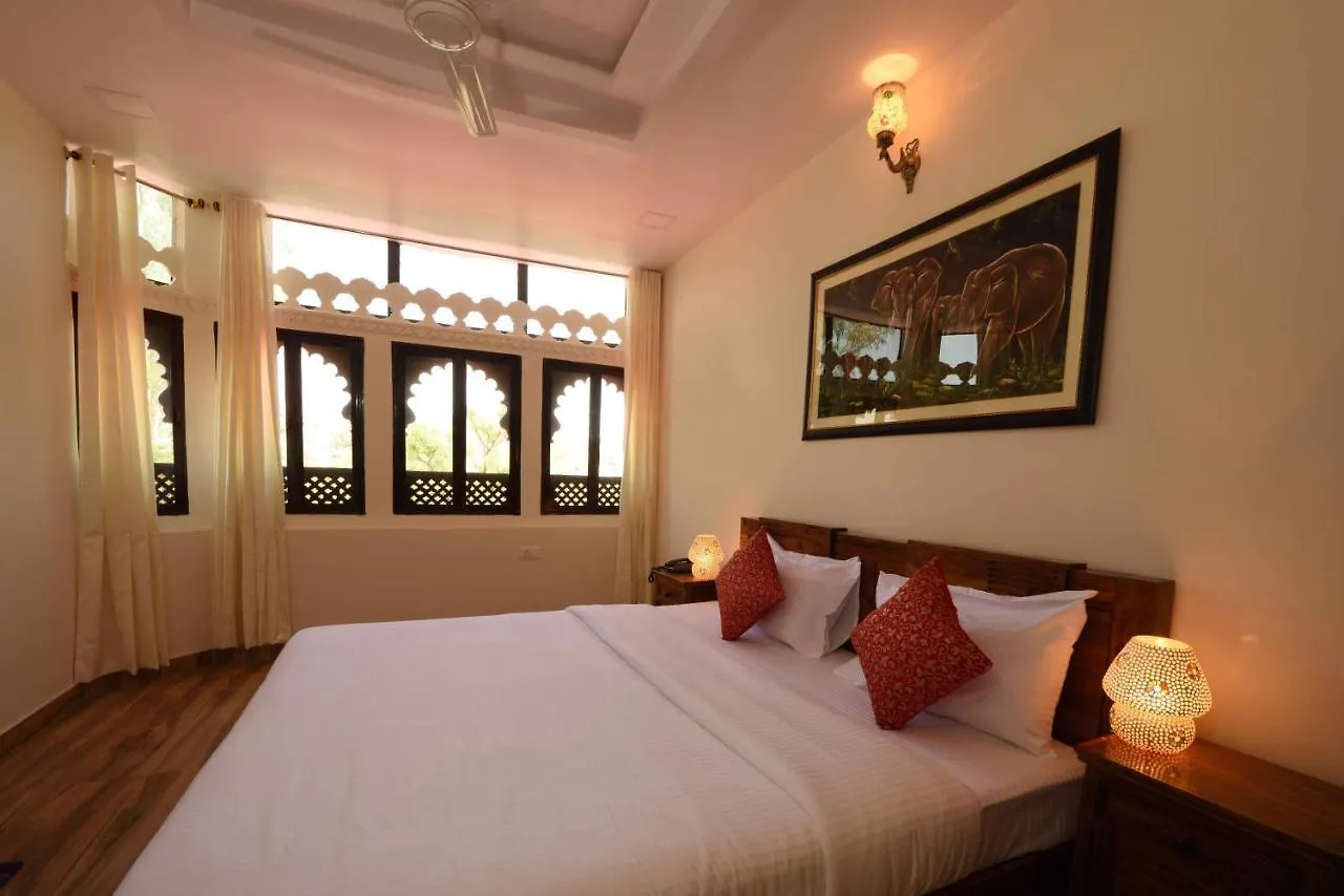 ***  Empire Palace Hotel India