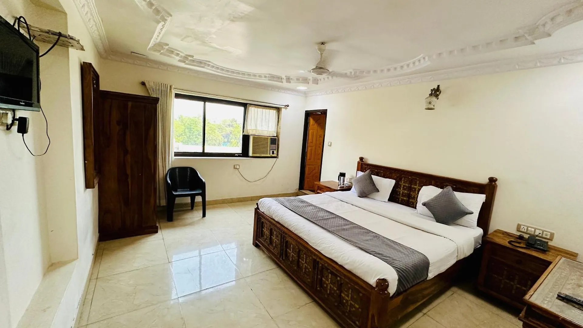 Empire Palace Hotel