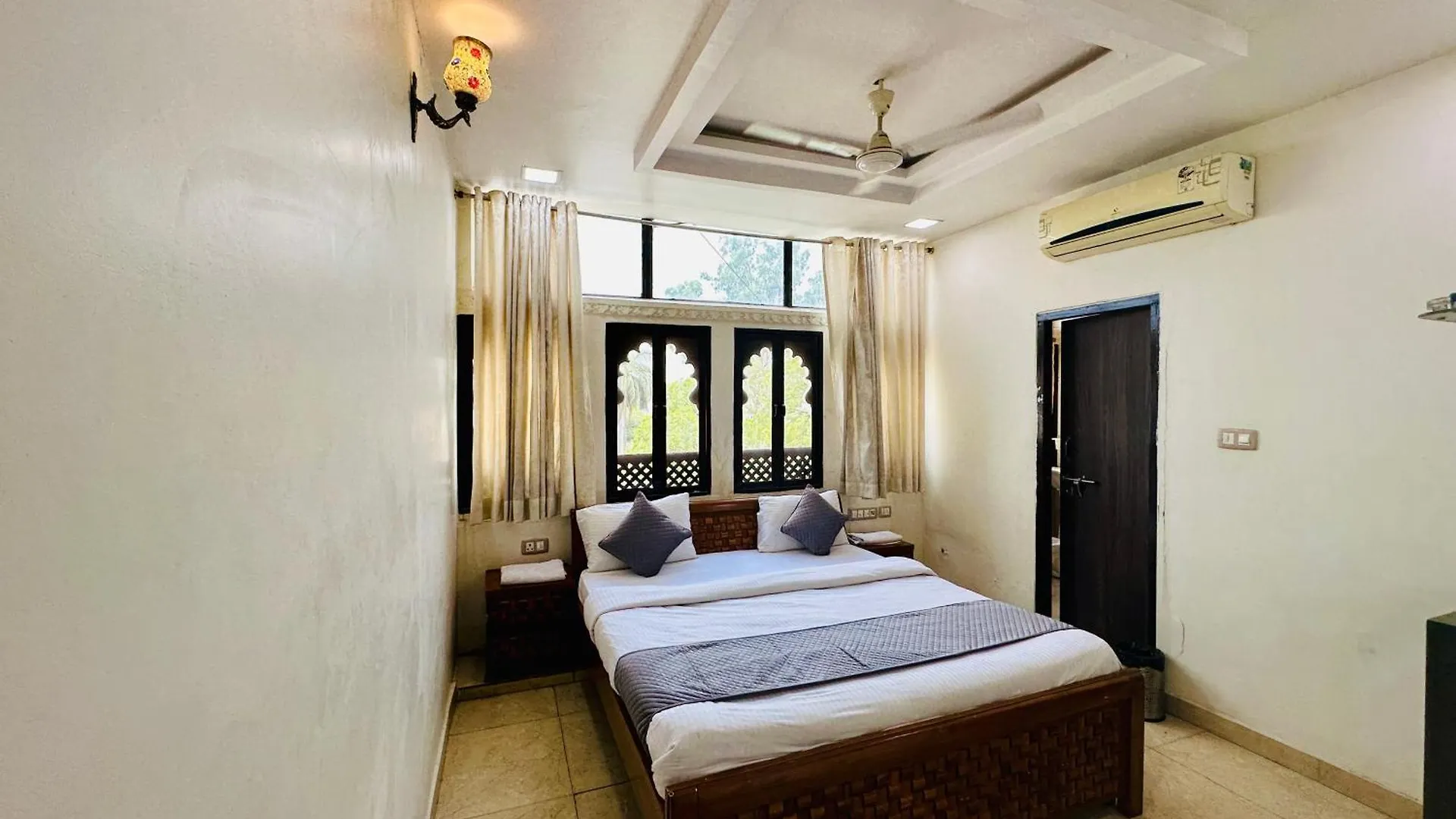 Empire Palace Hotel India