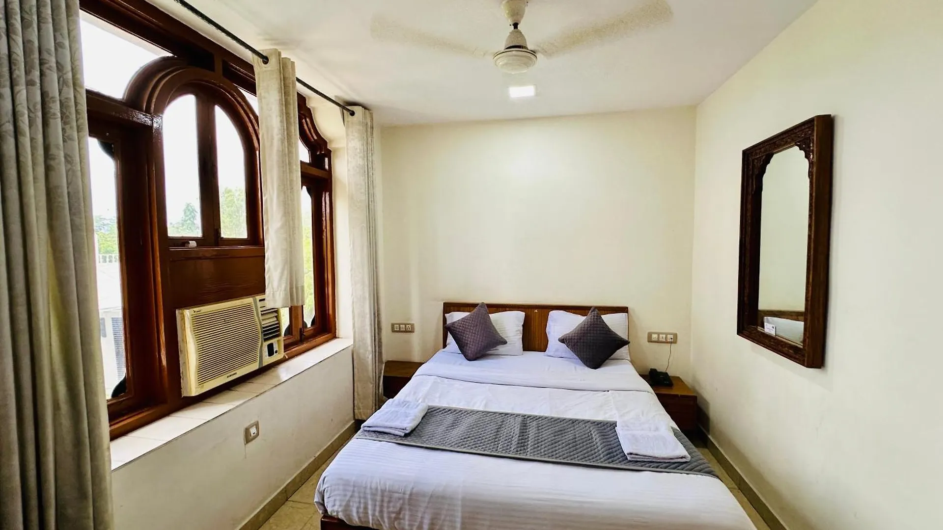 Empire Palace Hotel 3*, Udaipur India